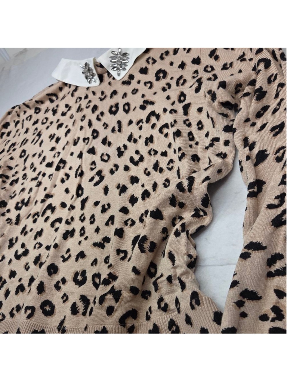 Women's Time and Tru Leopard Print Crew Neck Sweater Plus XXL Beige - Picture 3 of 12